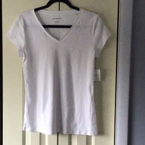 NWT Liz Claiborne White Sz Large V Neck Shirt